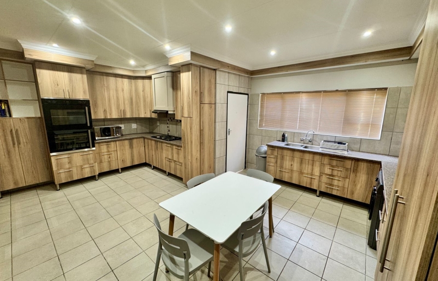 To Let commercial Property for Rent in Baillie Park North West